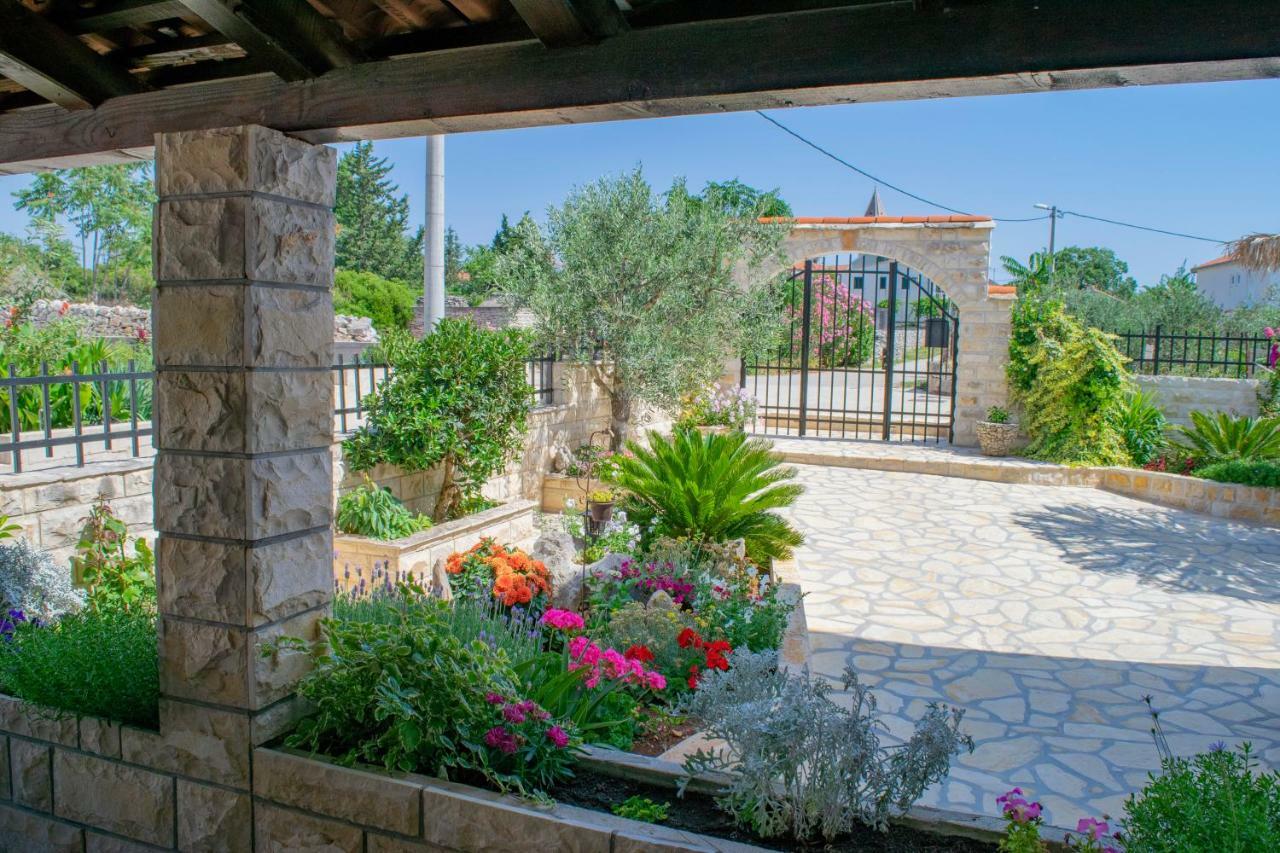 Apartments Solta Gornje Selo ภายนอก รูปภาพ